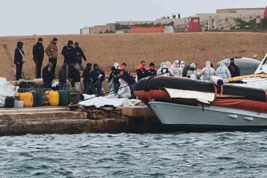 Mediterraneo, l’ennesima tragedia: il dramma dei migranti scuote l’Europa e accende le coscienze