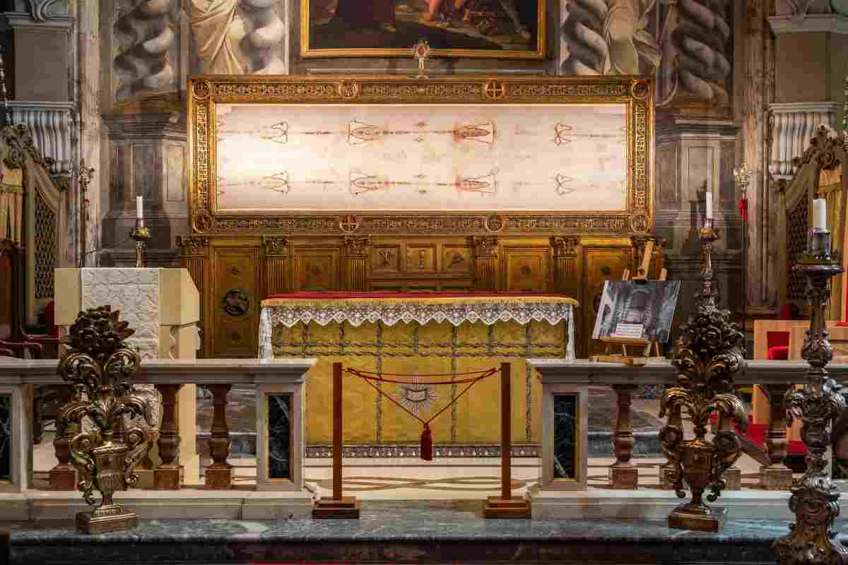 Sindone e Sabato Santo: il mistero che affascina il mondo e parla al cuore di tutti